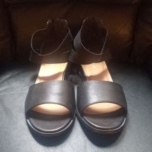 Cloud Walkers size 12W Sandals